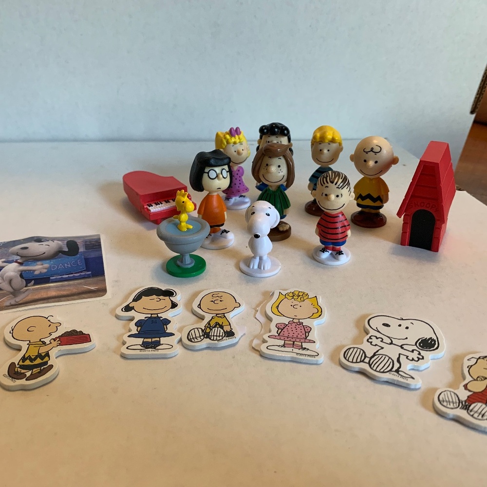 Classic Peanuts Set of 11